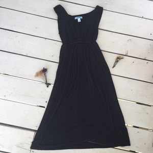 Old navy black maternity dress 🖤